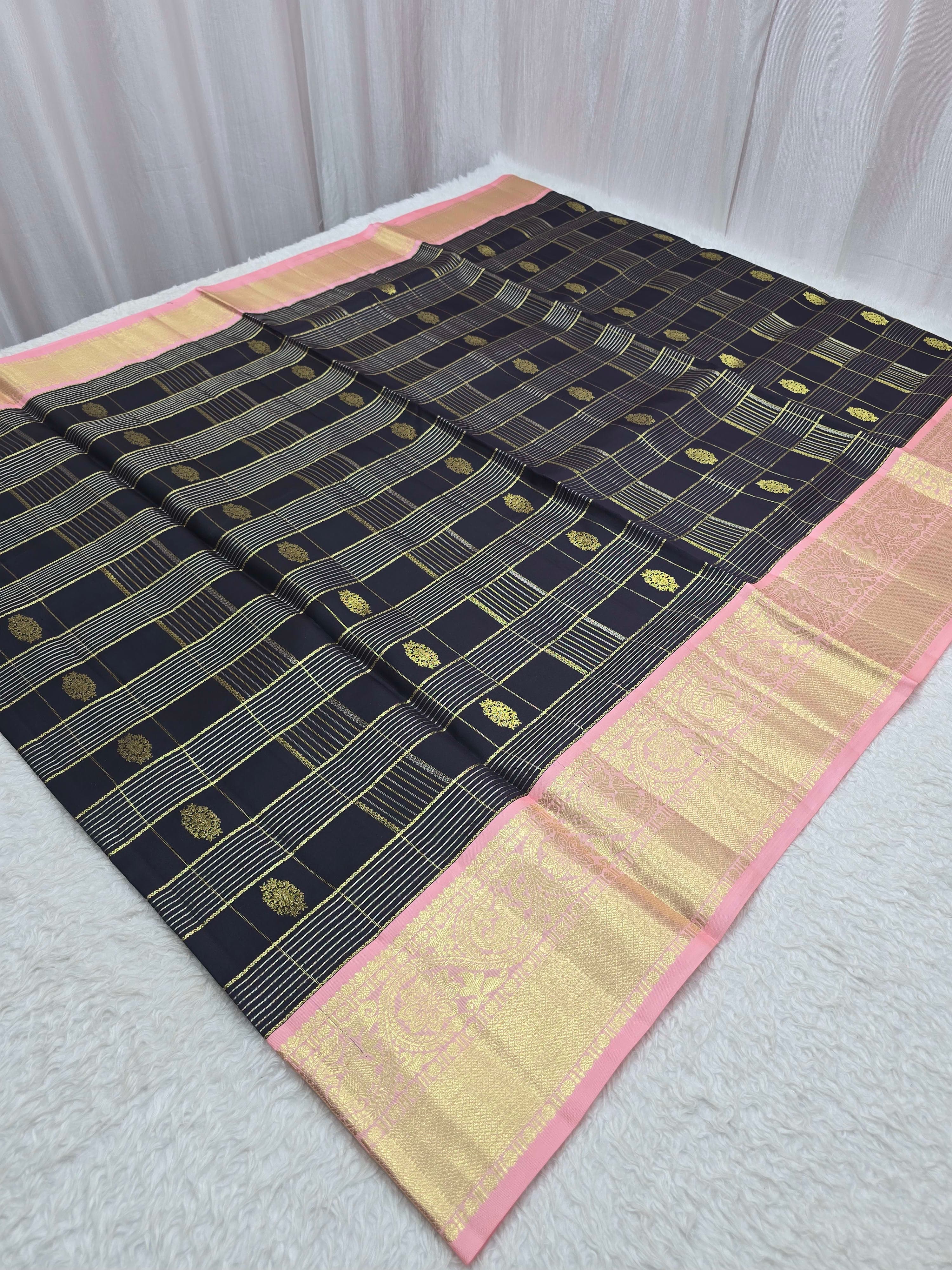 Handloom Navy Blue And Peach Silk Saree thumbnail 2
