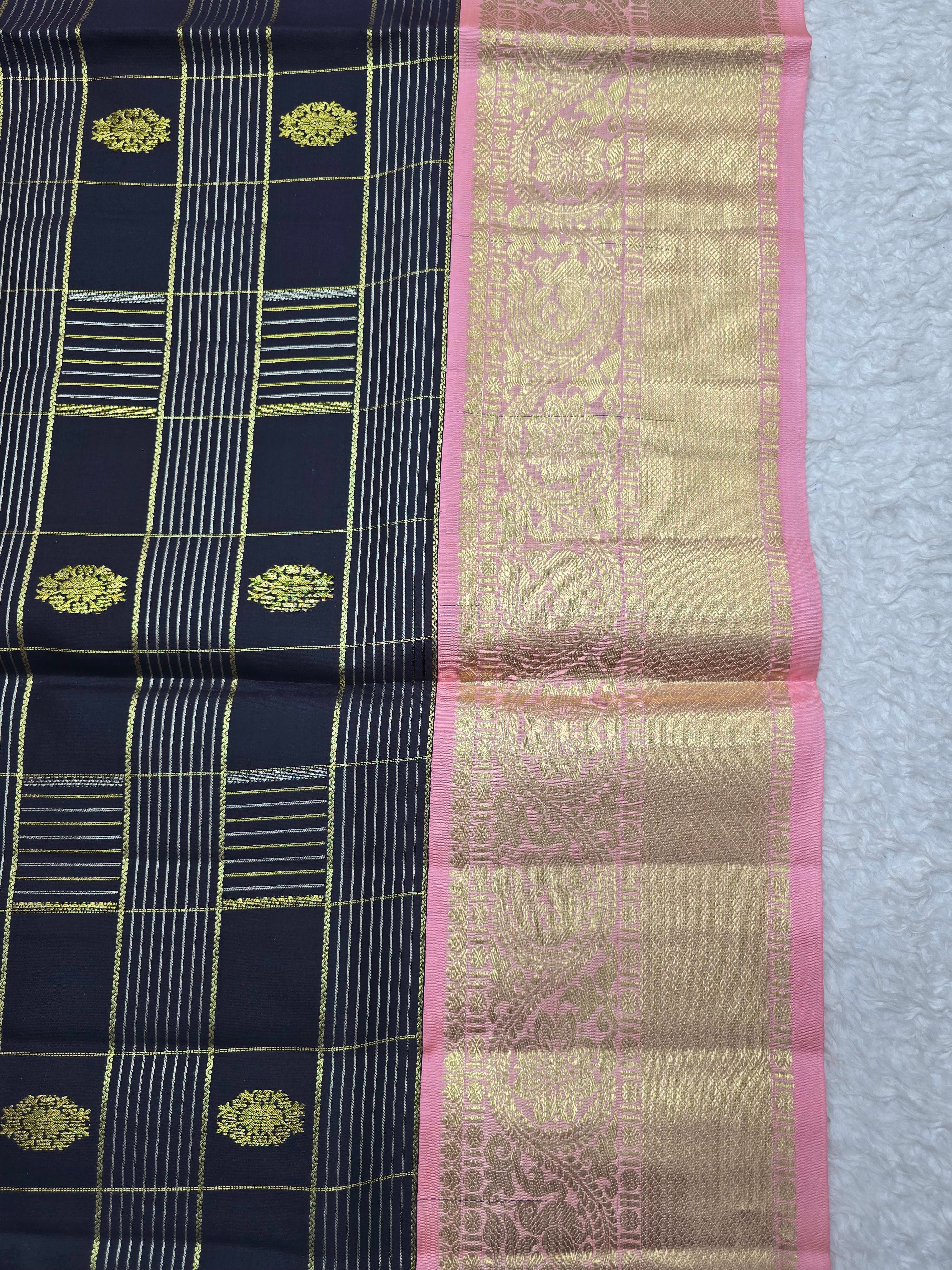 Handloom Navy Blue And Peach Silk Saree thumbnail 5