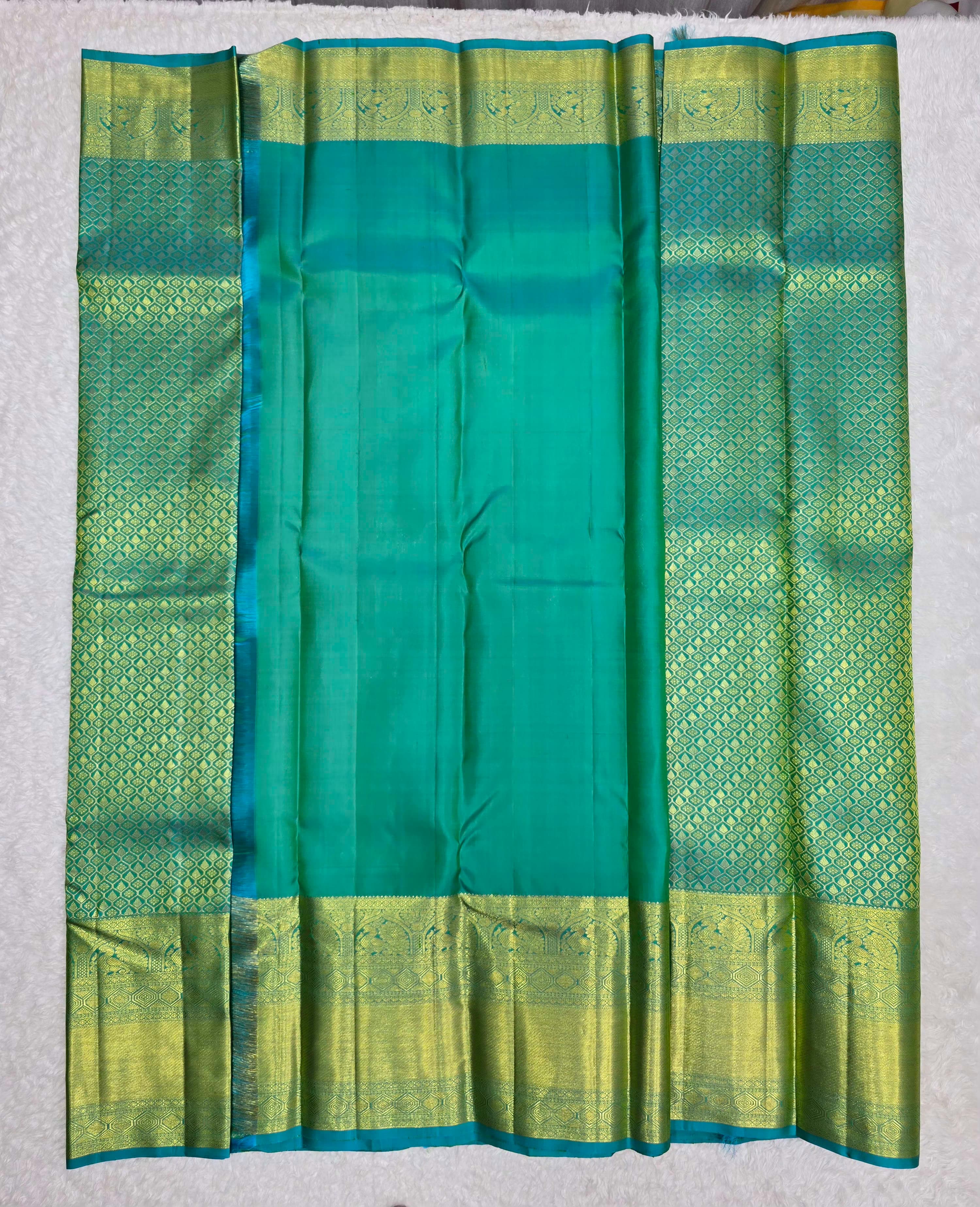 Handloom Rama Green Silk Saree thumbnail 6