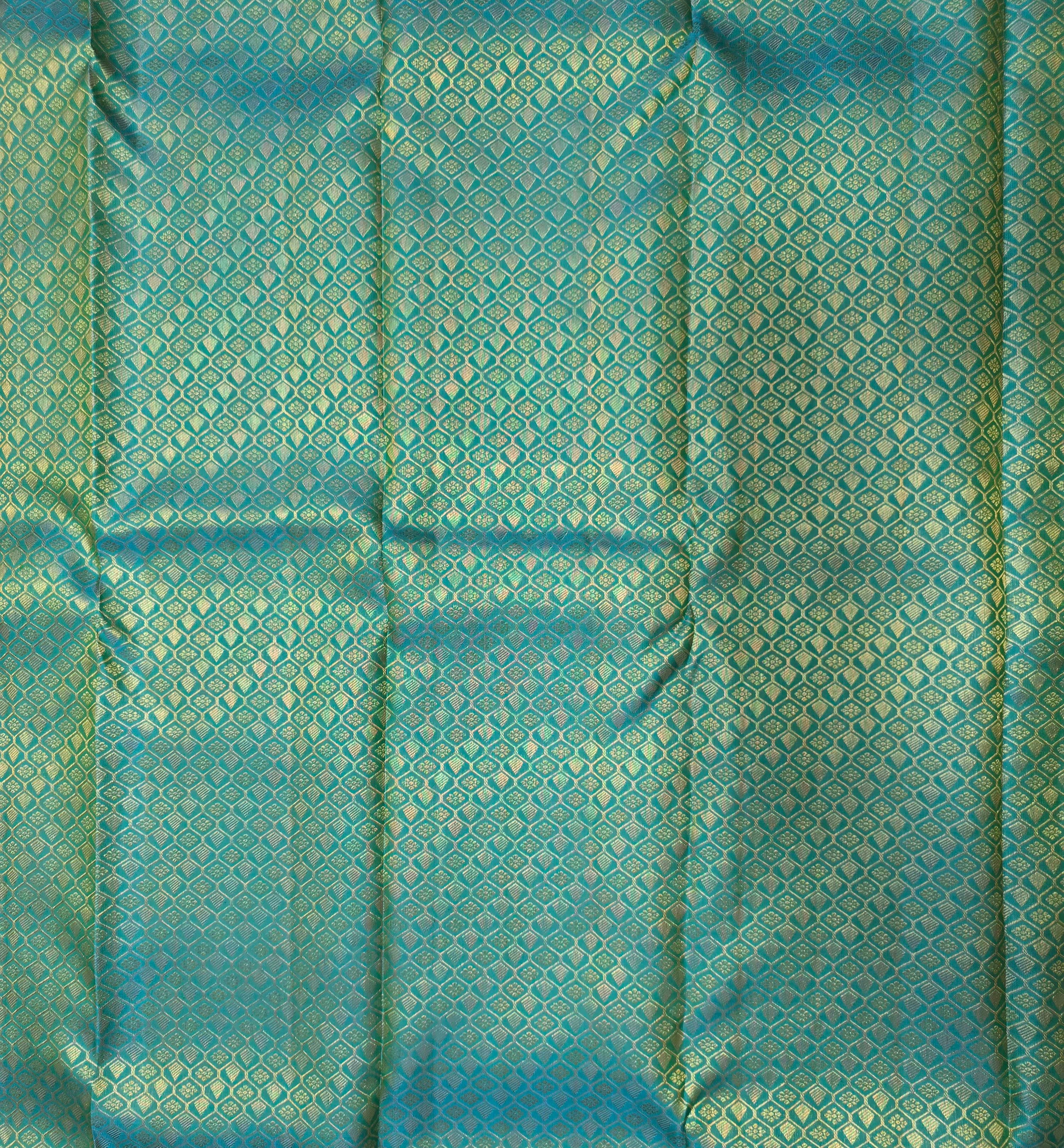 Handloom Rama Green Silk Saree thumbnail 4