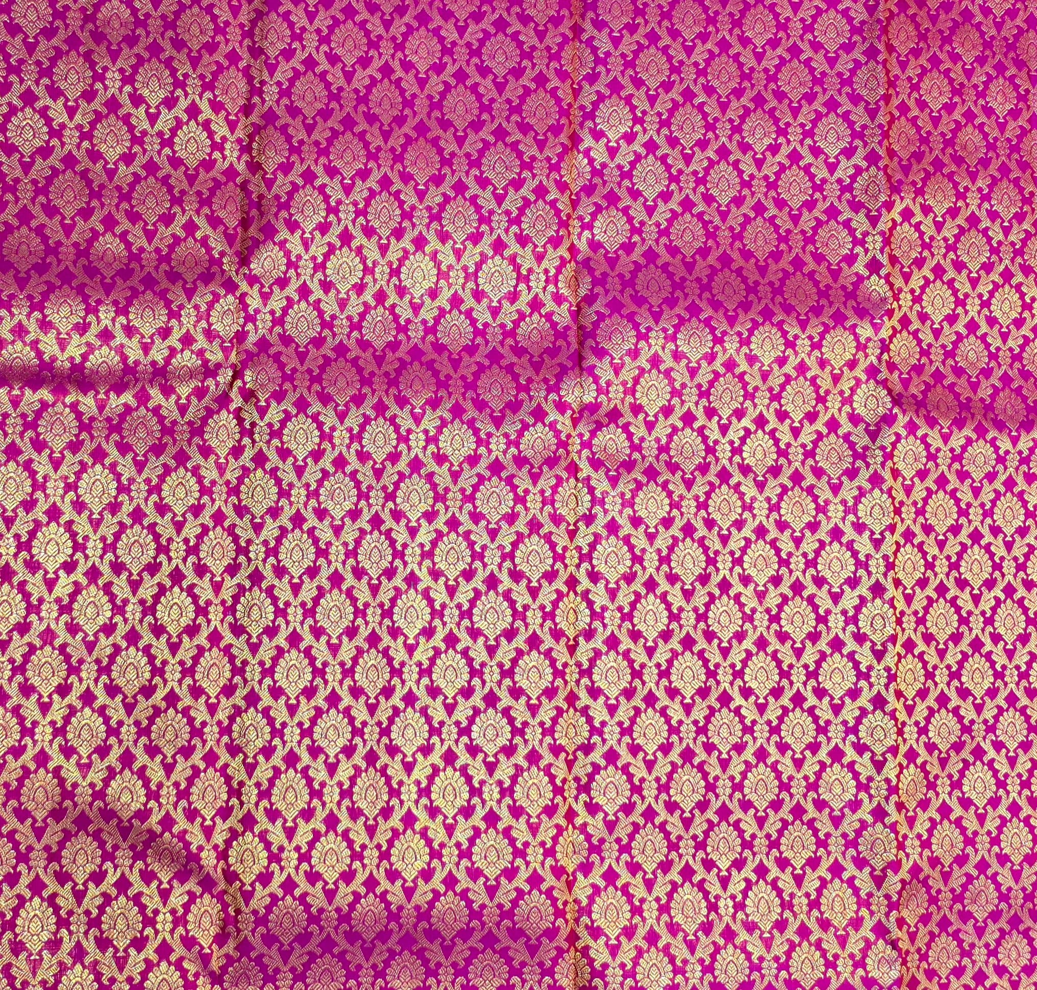 Handloom Darkpink Silk Saree thumbnail 4