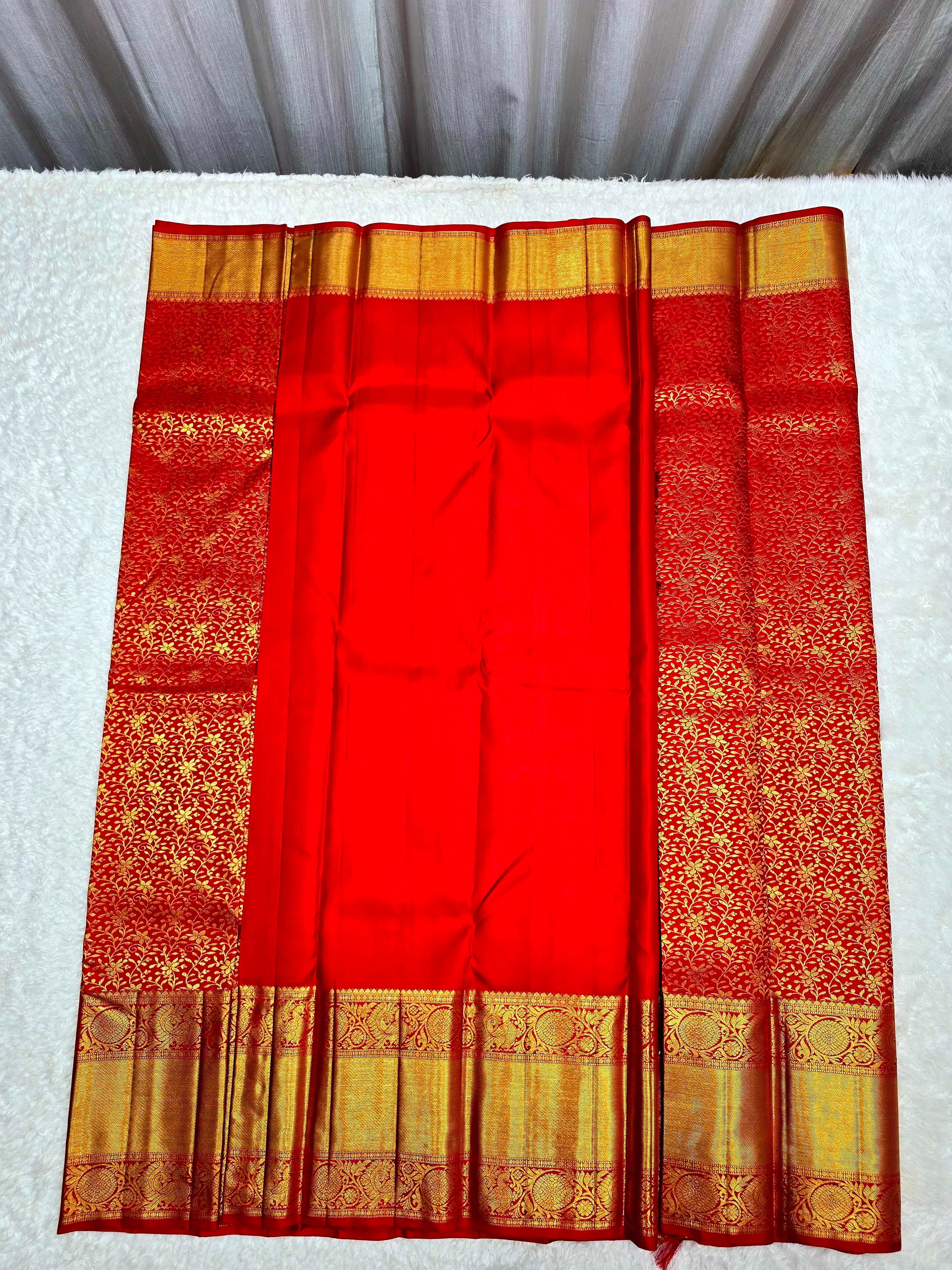 Handloom Chilli Red Silk Saree thumbnail 6