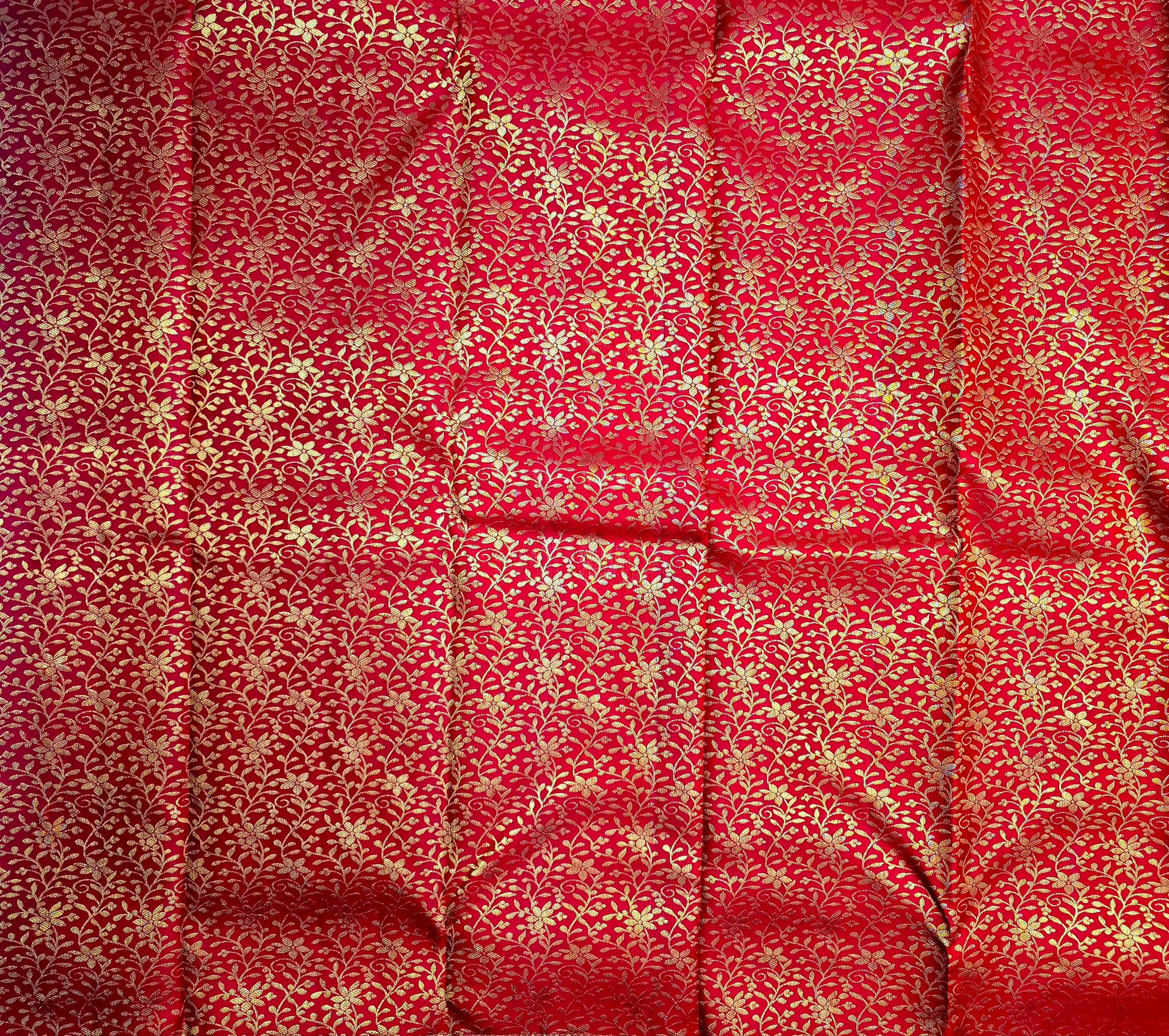 Handloom Chilli Red Silk Saree thumbnail 4