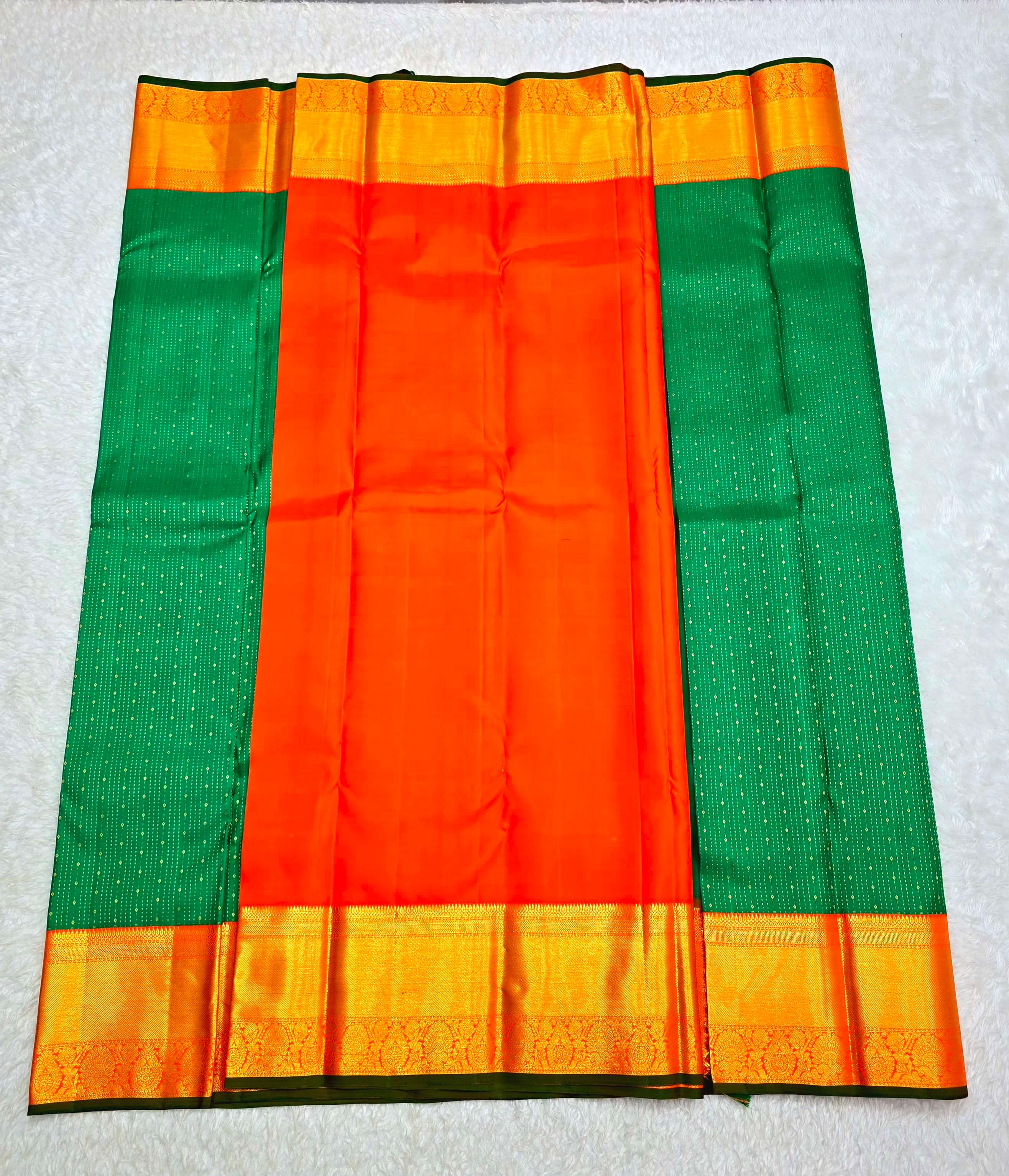 Handloom Bottle Green Silk Saree thumbnail 5