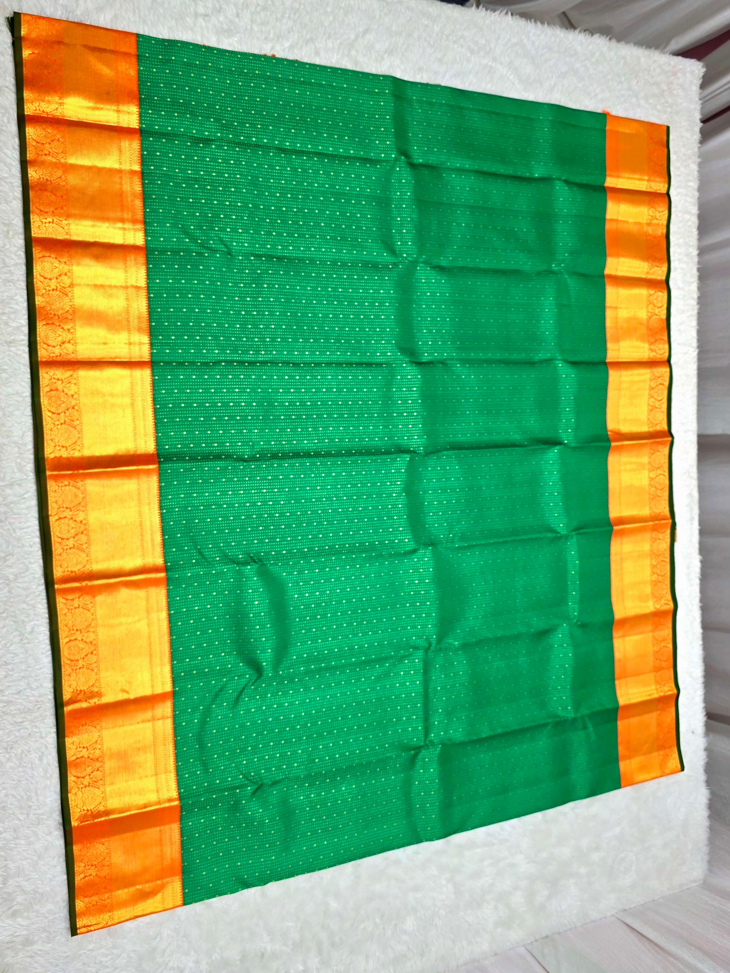 Handloom Bottle Green Silk Saree thumbnail 2