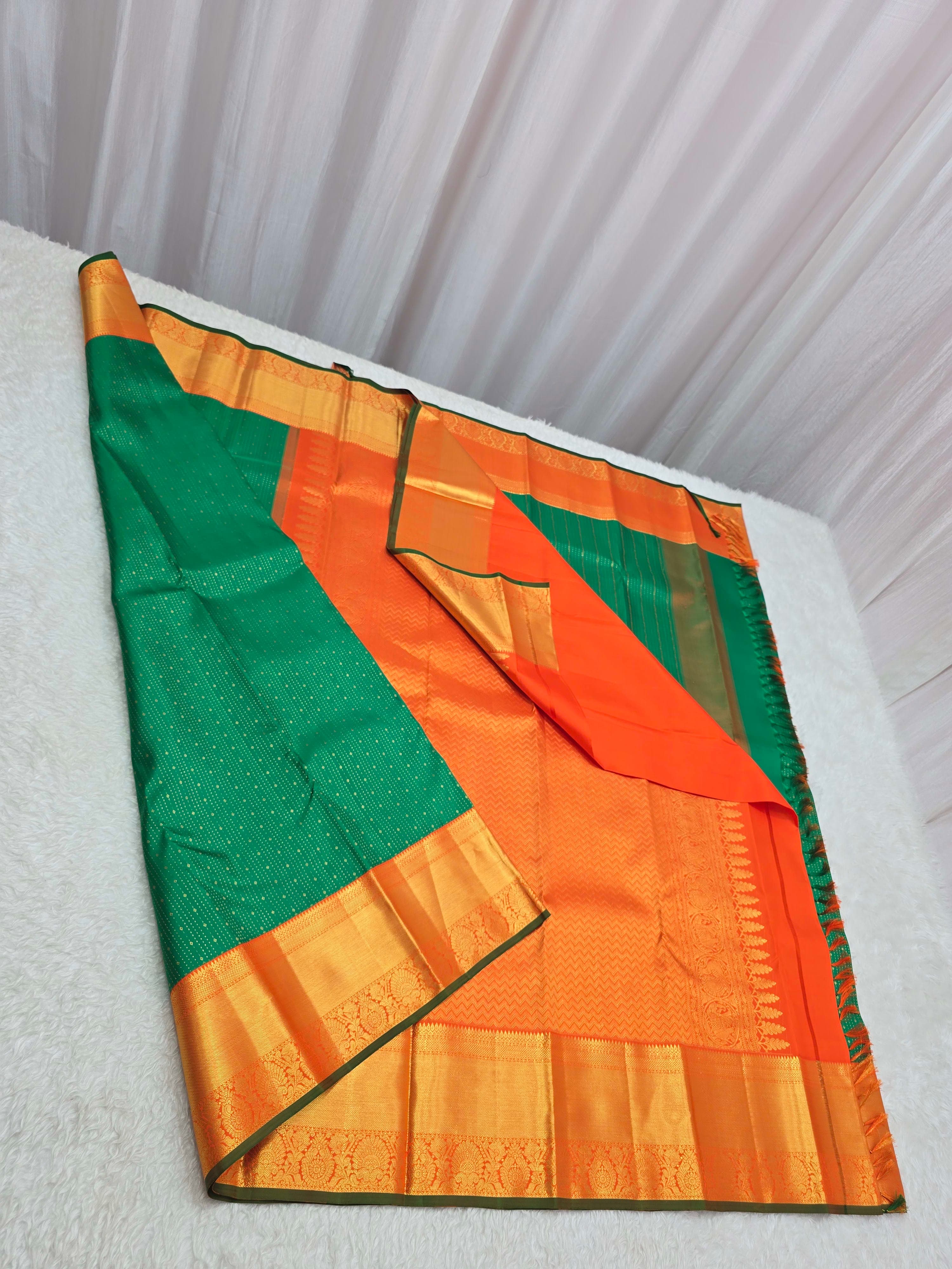 Handloom Bottle Green Silk Saree thumbnail 6