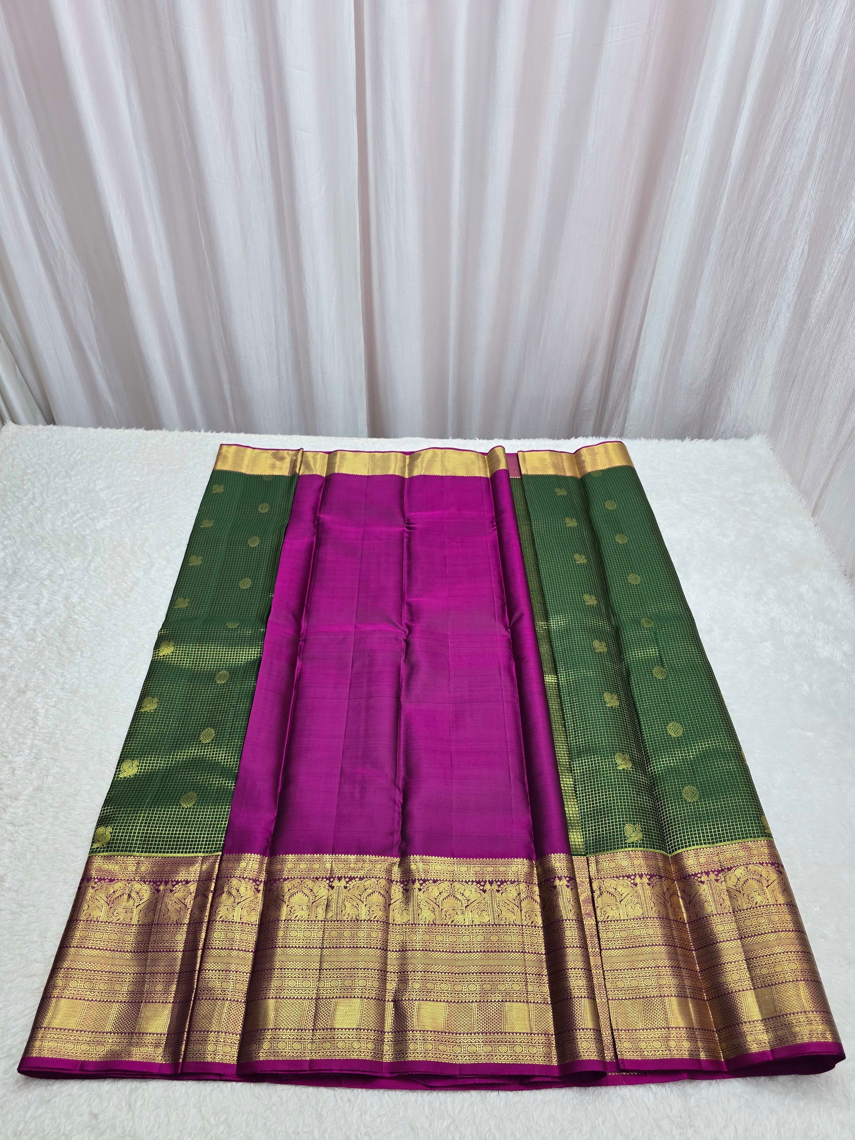 Handloom Botttlegreen Silk Saree thumbnail 6