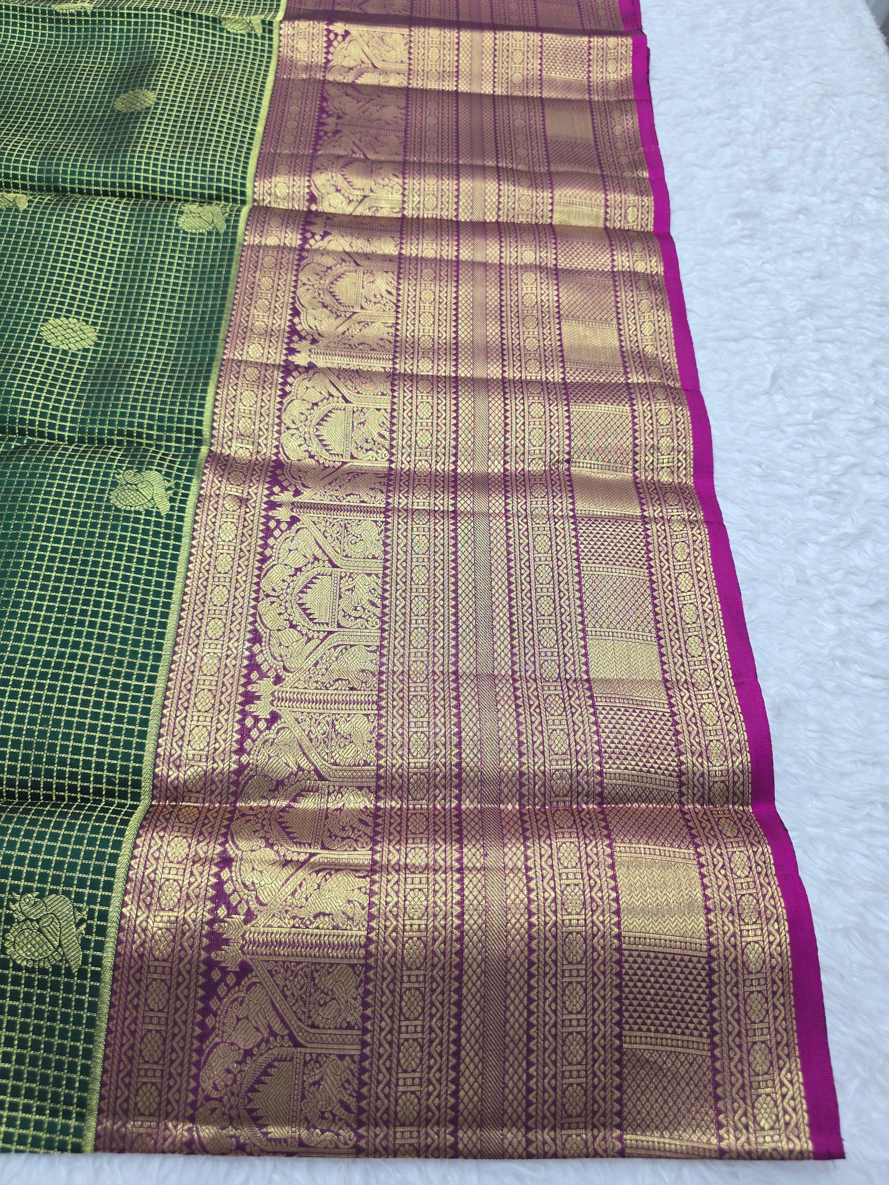 Handloom Botttlegreen Silk Saree thumbnail 5