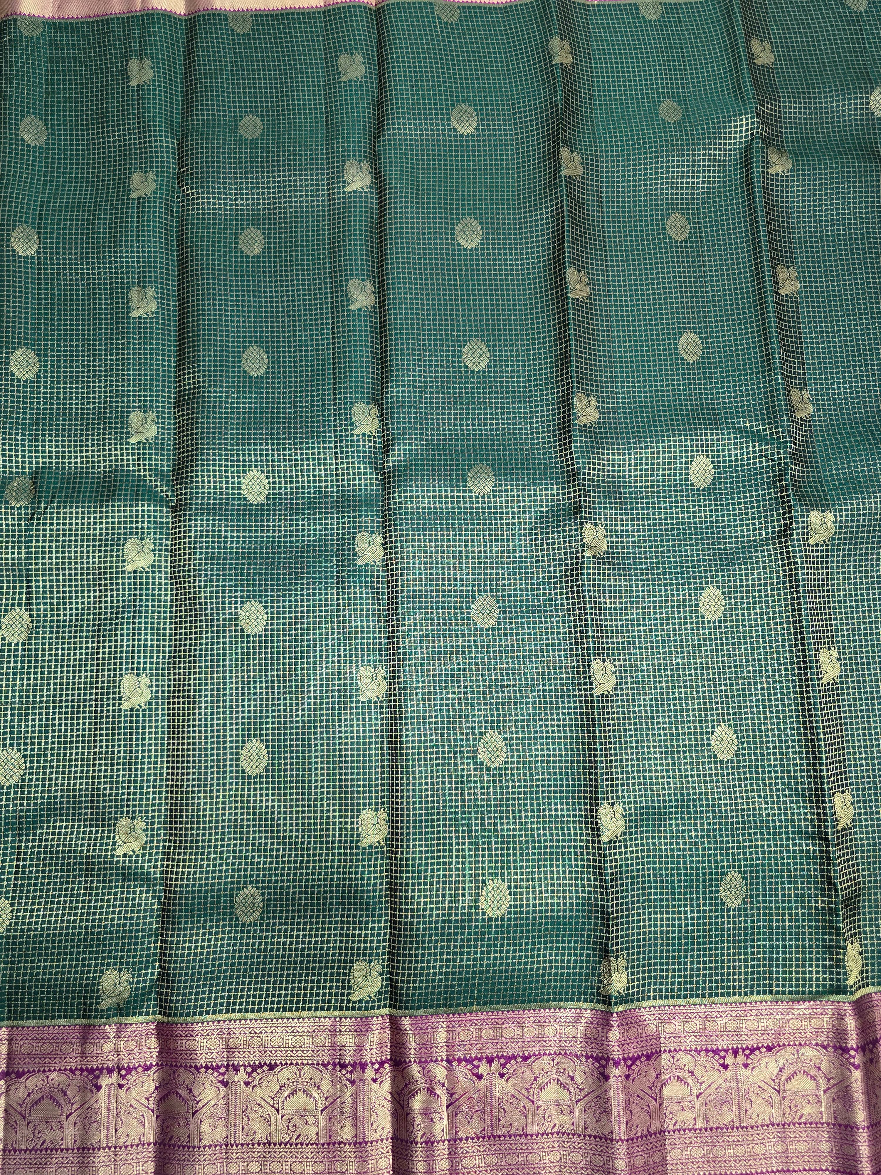 Handloom Botttlegreen Silk Saree thumbnail 4