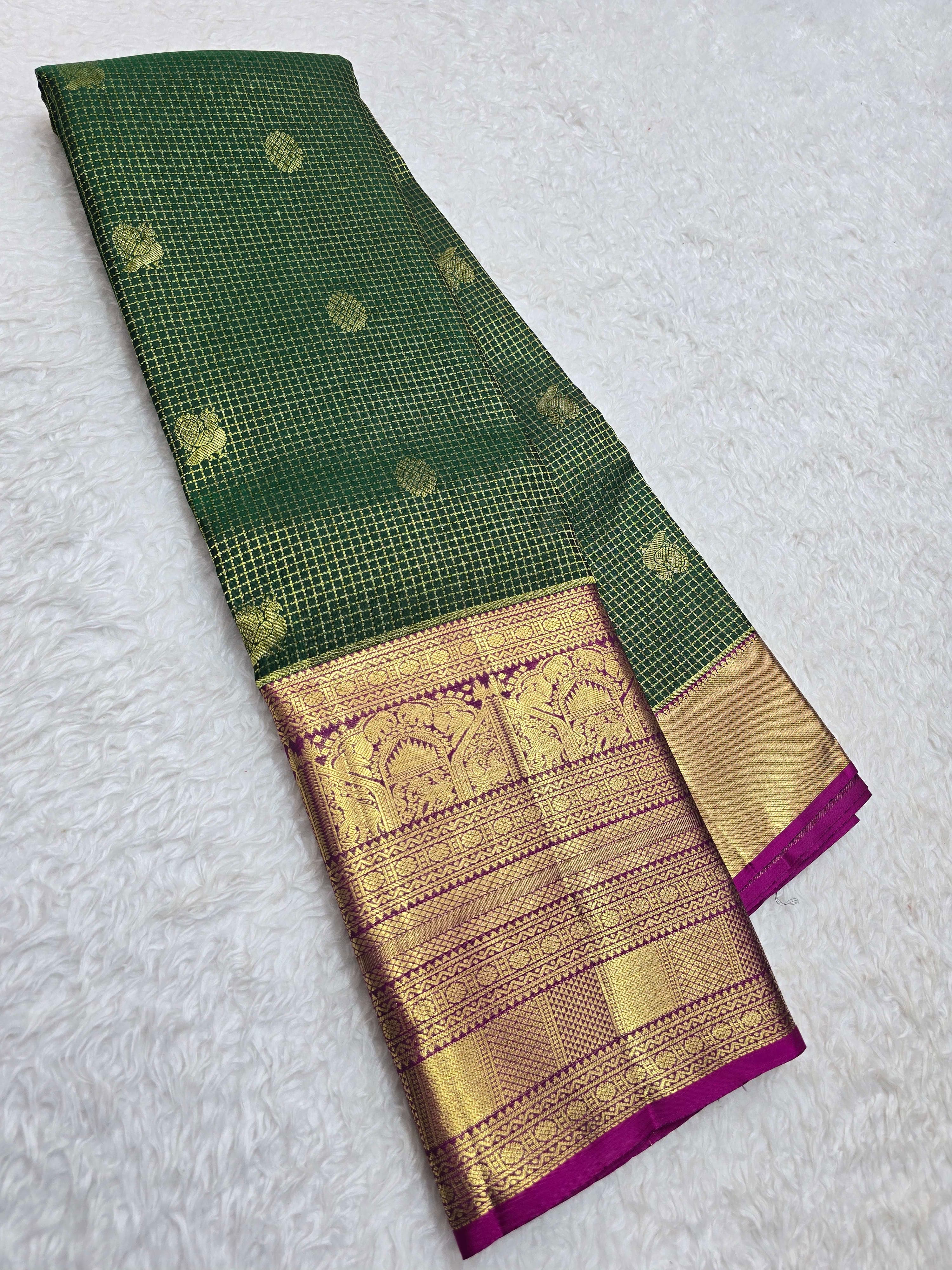 Handloom Botttlegreen Silk Saree - View 1