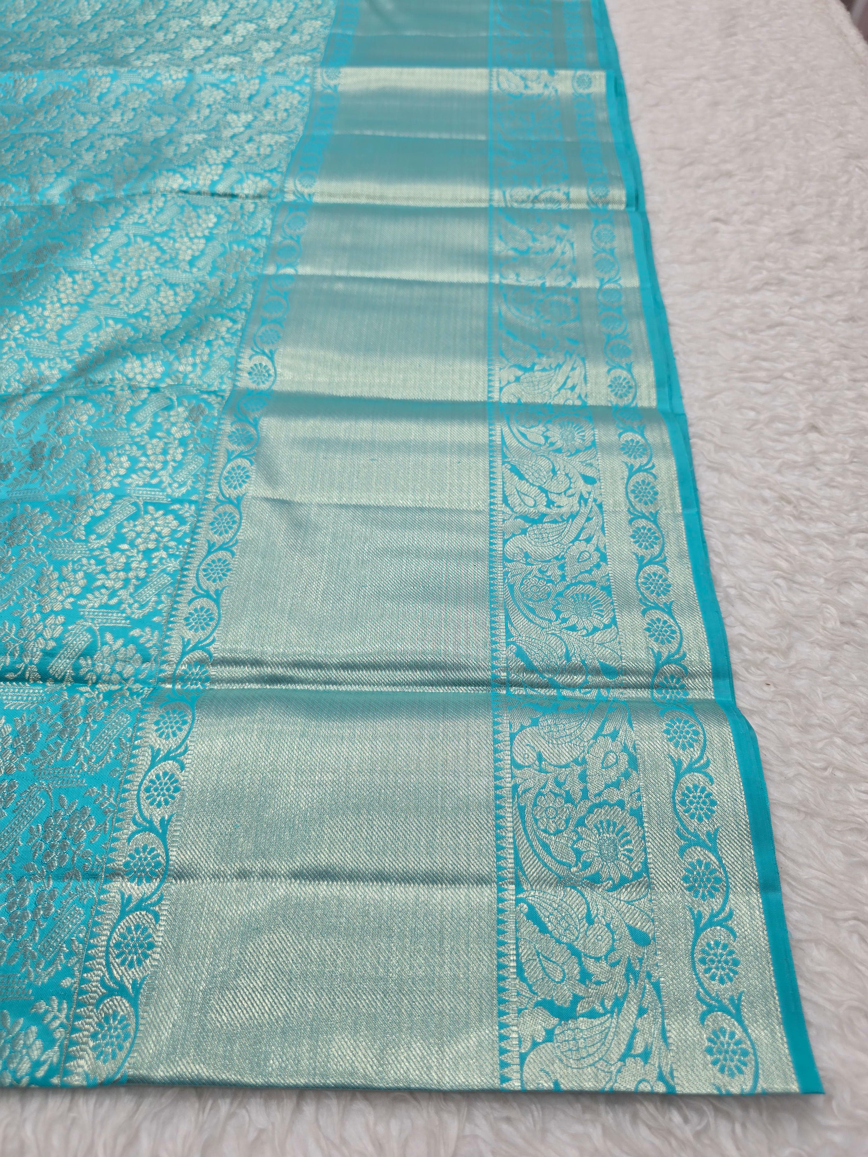 Handloom Rama Green Silk Saree thumbnail 5