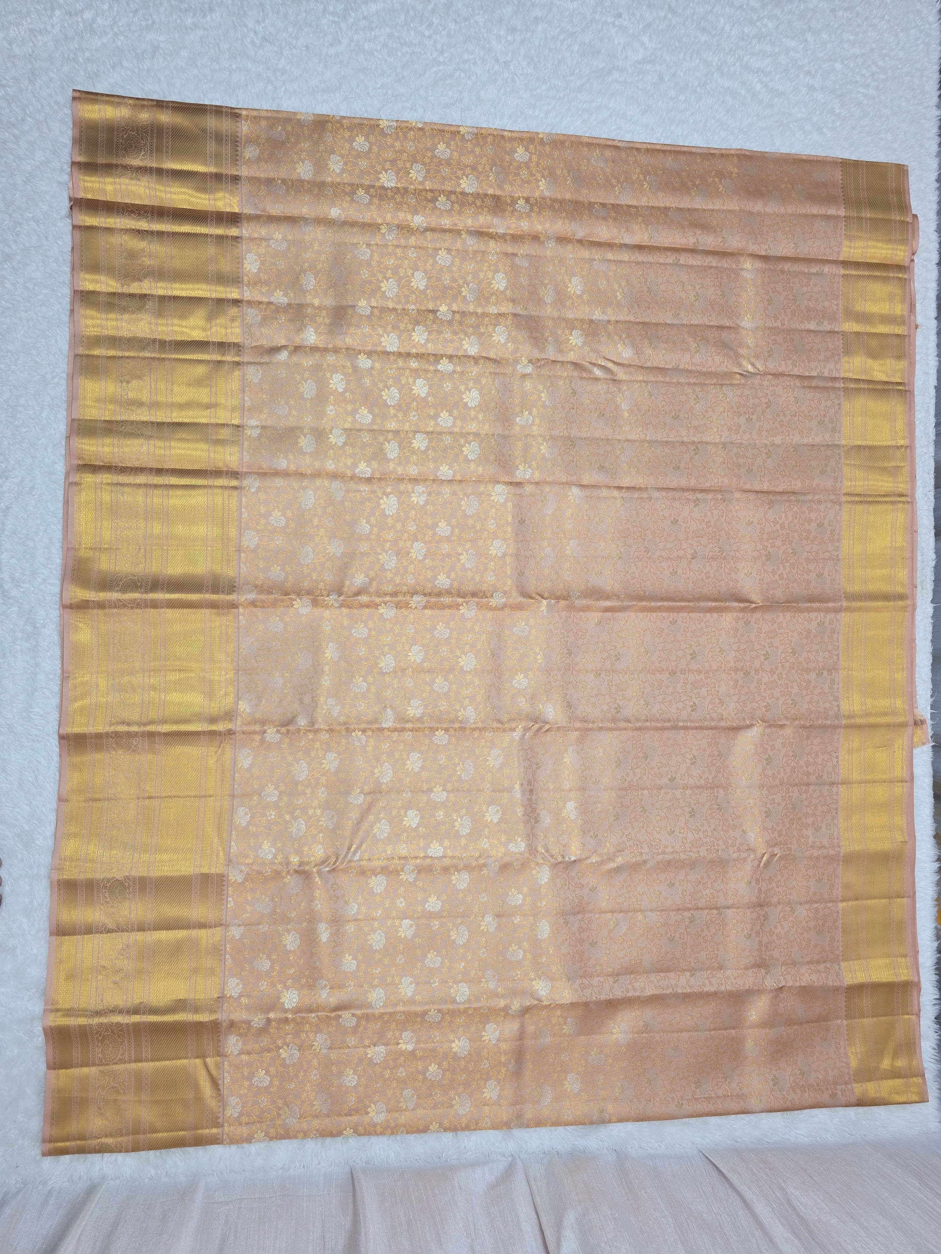 Handloom Halfwhite Silk Saree thumbnail 2