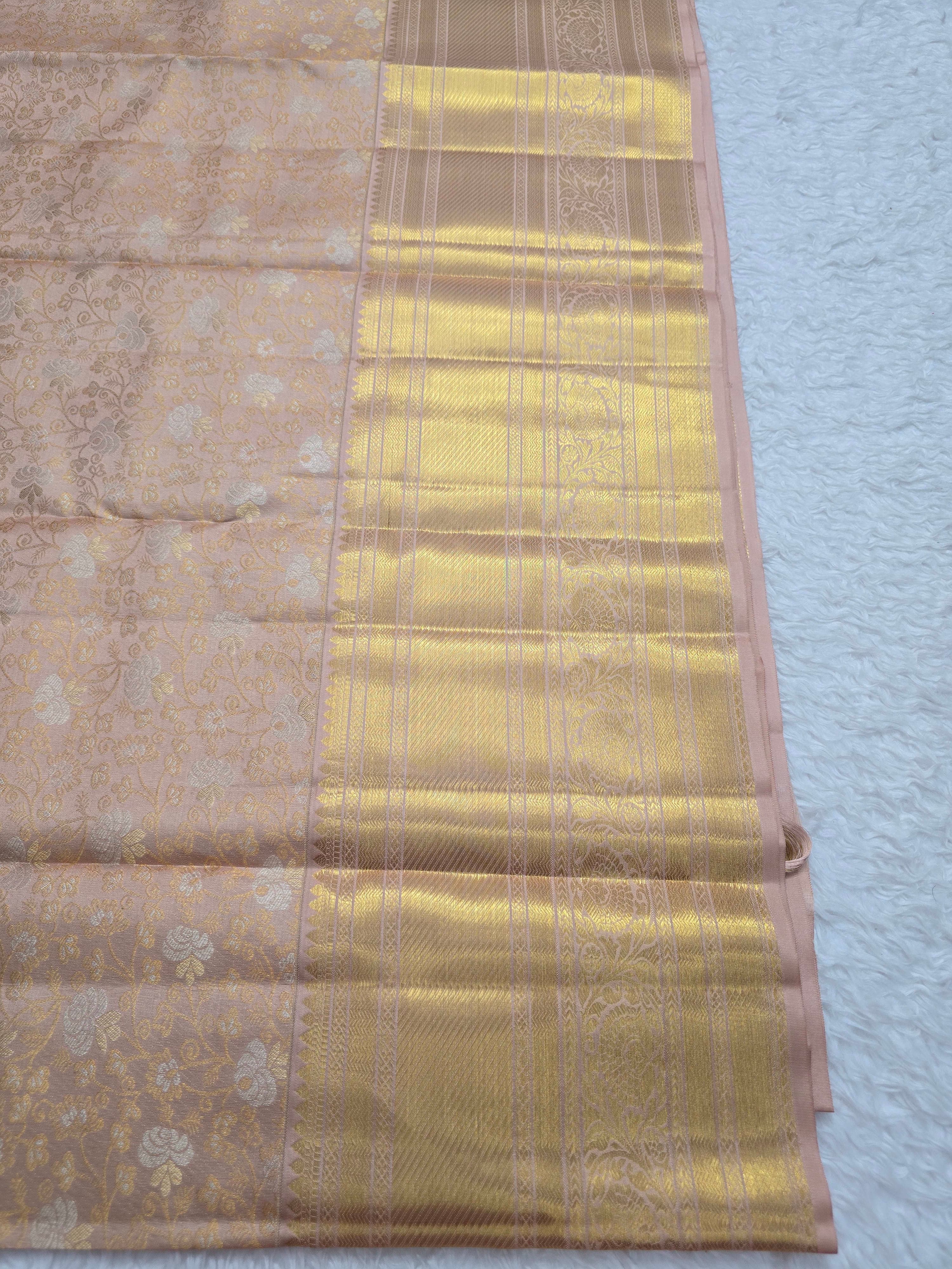 Handloom Halfwhite Silk Saree thumbnail 5