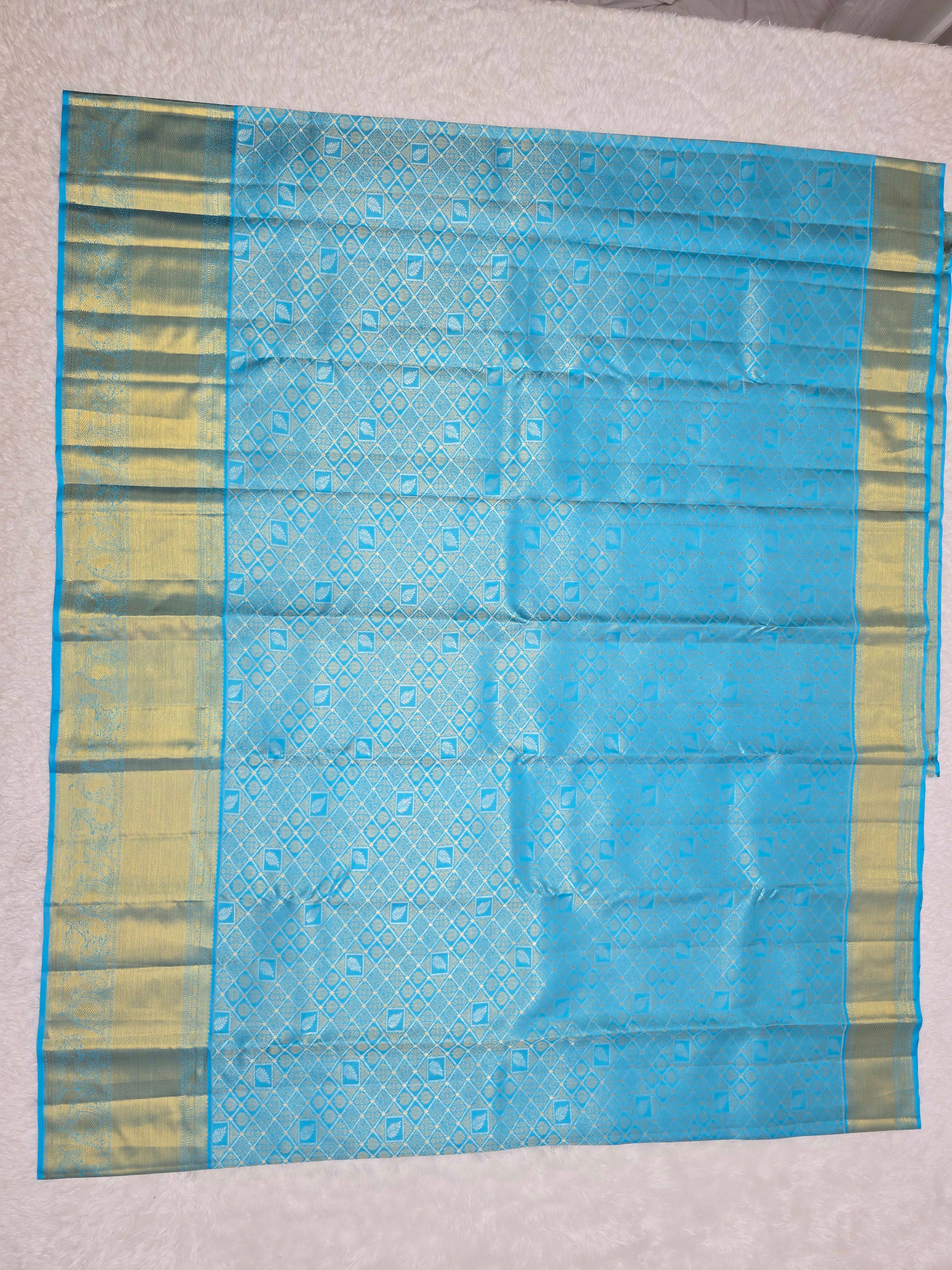 Handloom Skyblue Silk Saree thumbnail 2