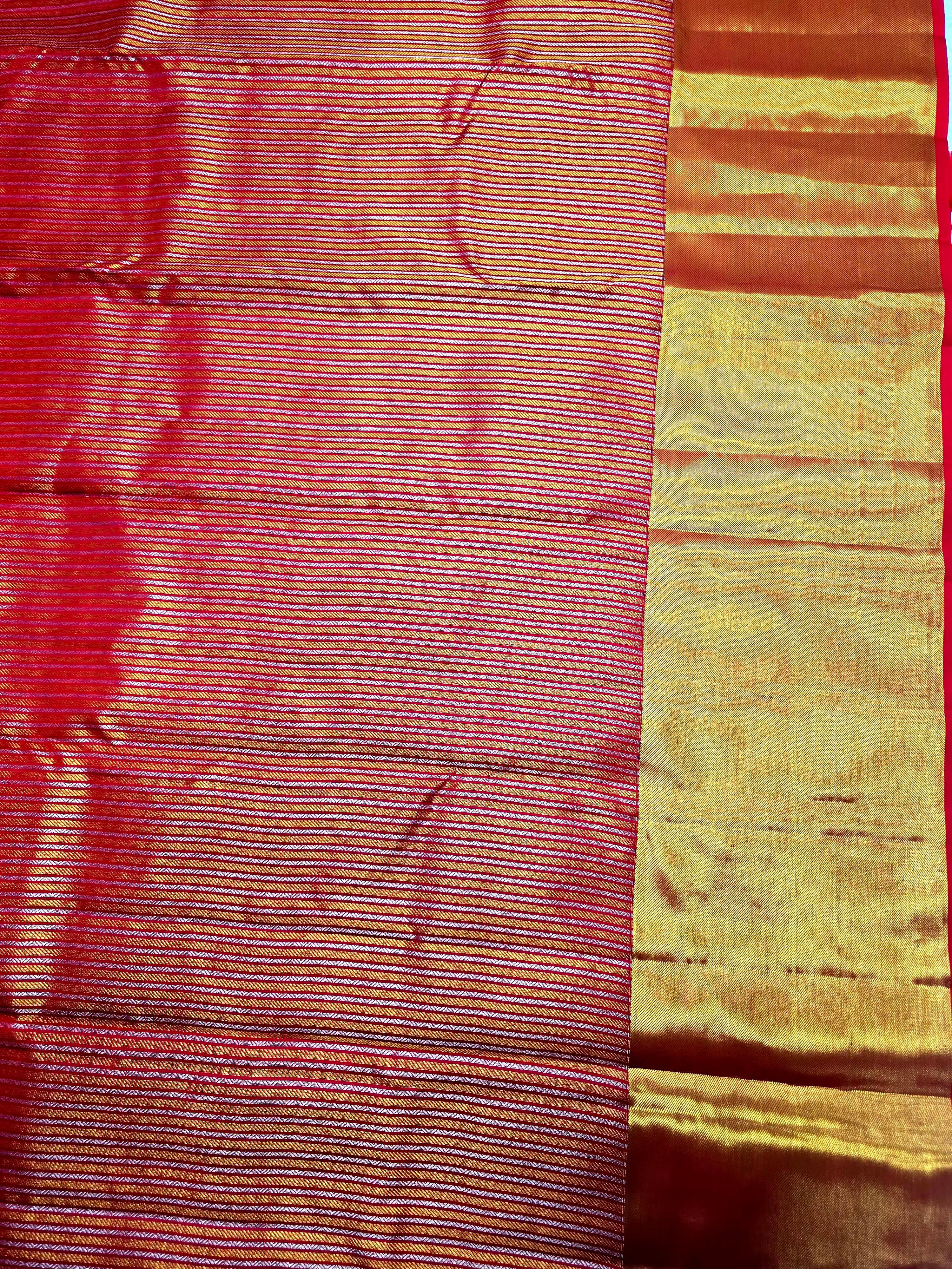 Handloom Chilli Red Silk Saree thumbnail 5