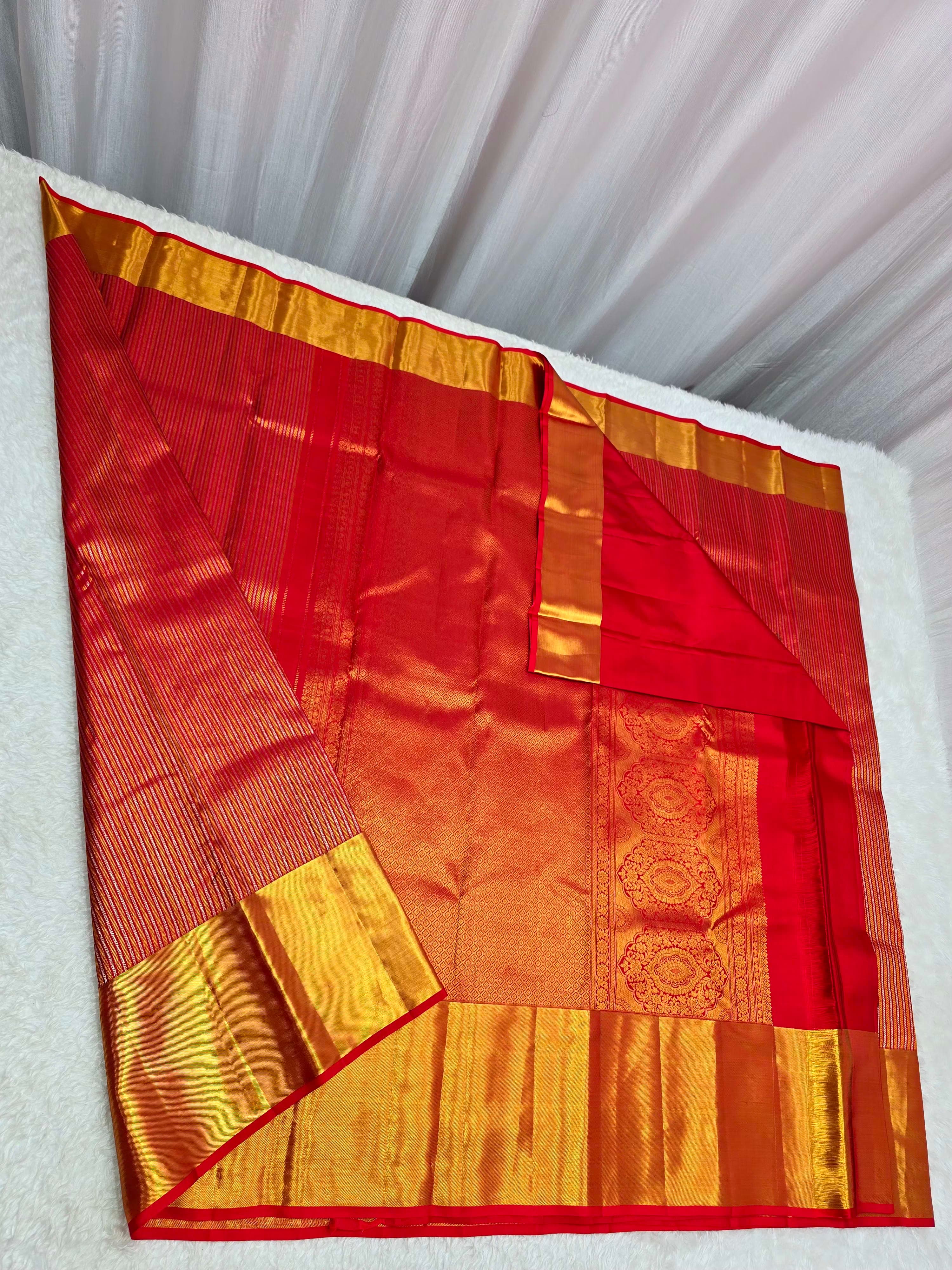 Handloom Chilli Red Silk Saree thumbnail 7