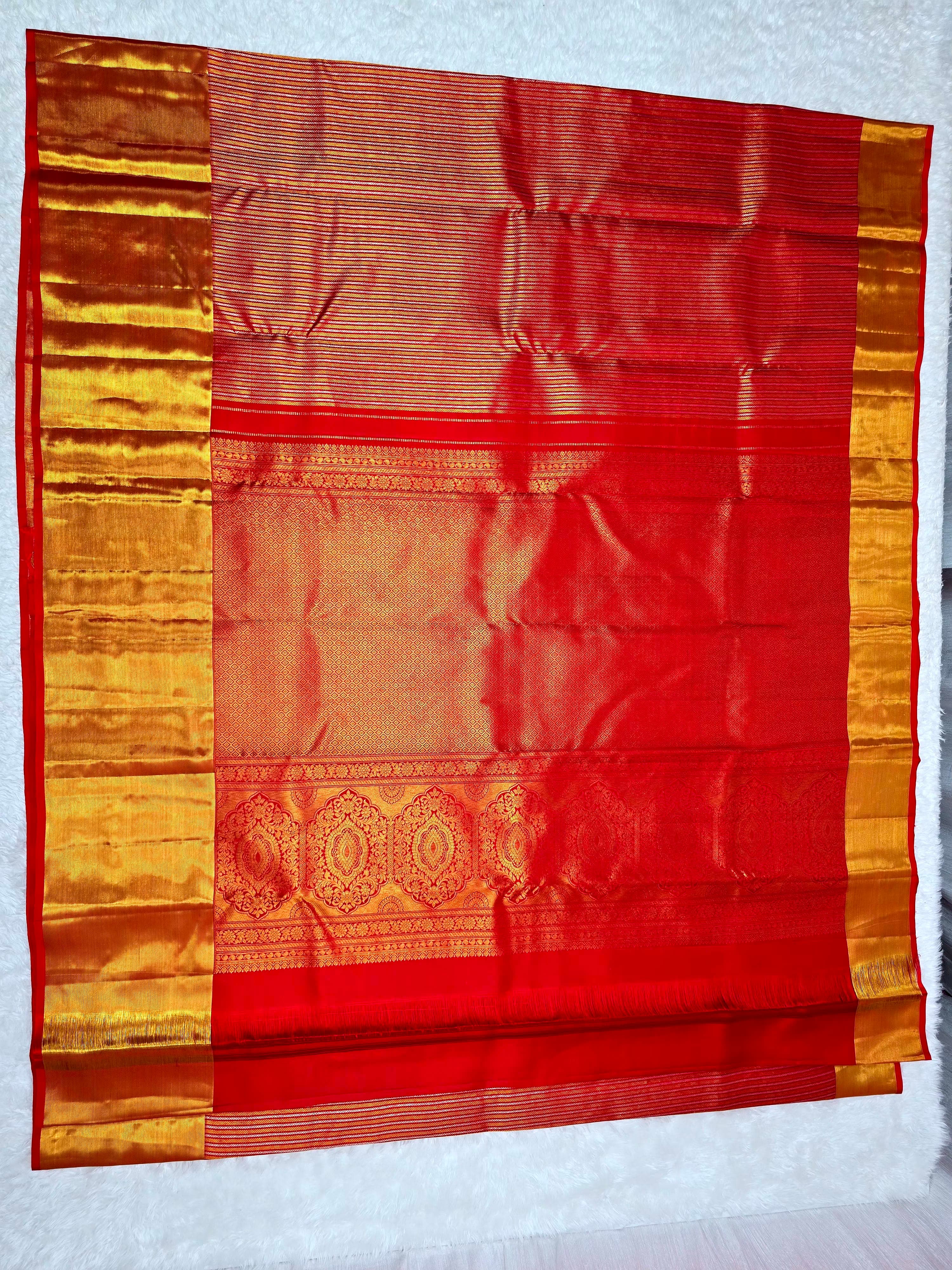 Handloom Chilli Red Silk Saree thumbnail 3