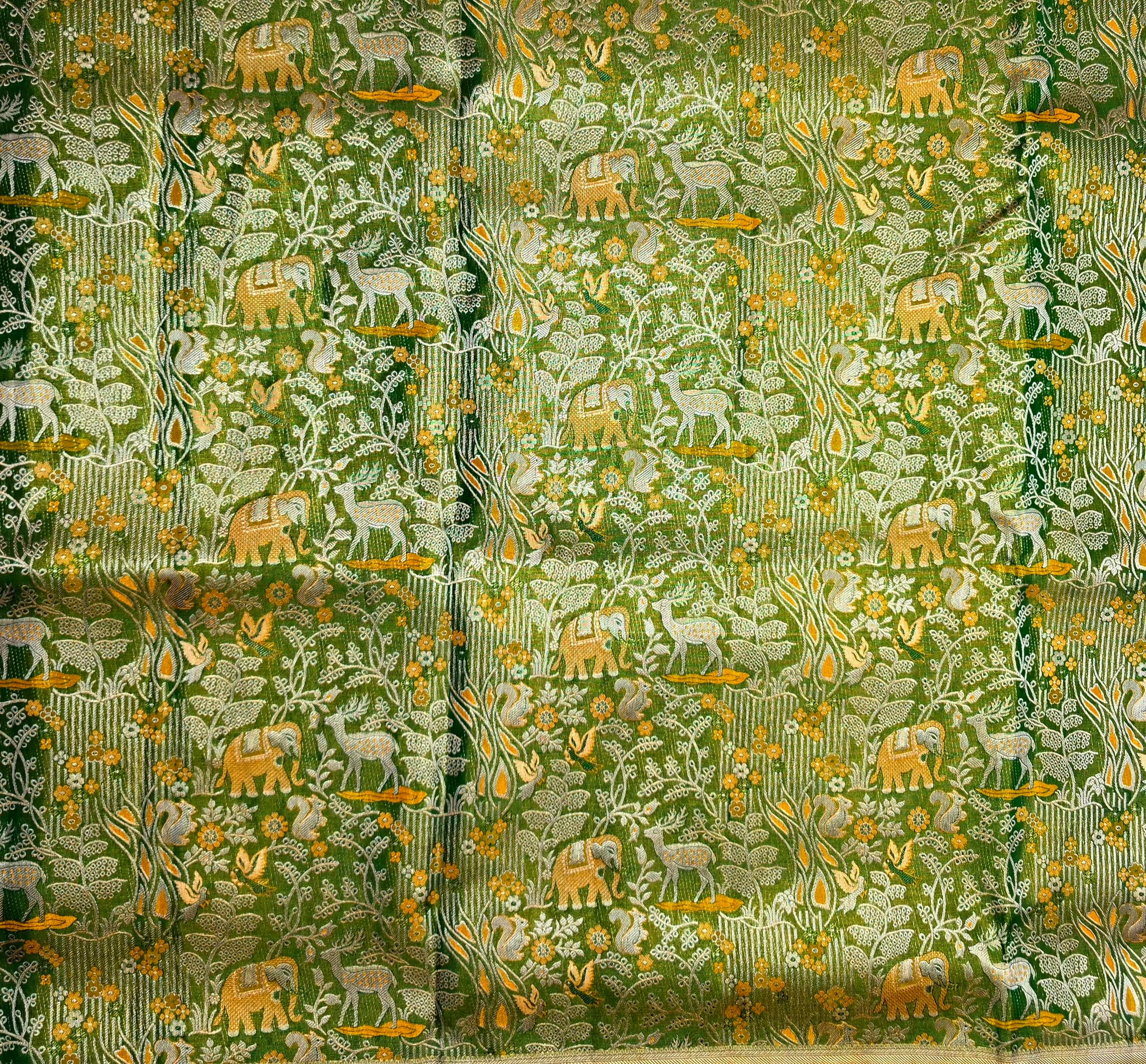 Handloom Parrot Green Silk Saree thumbnail 4