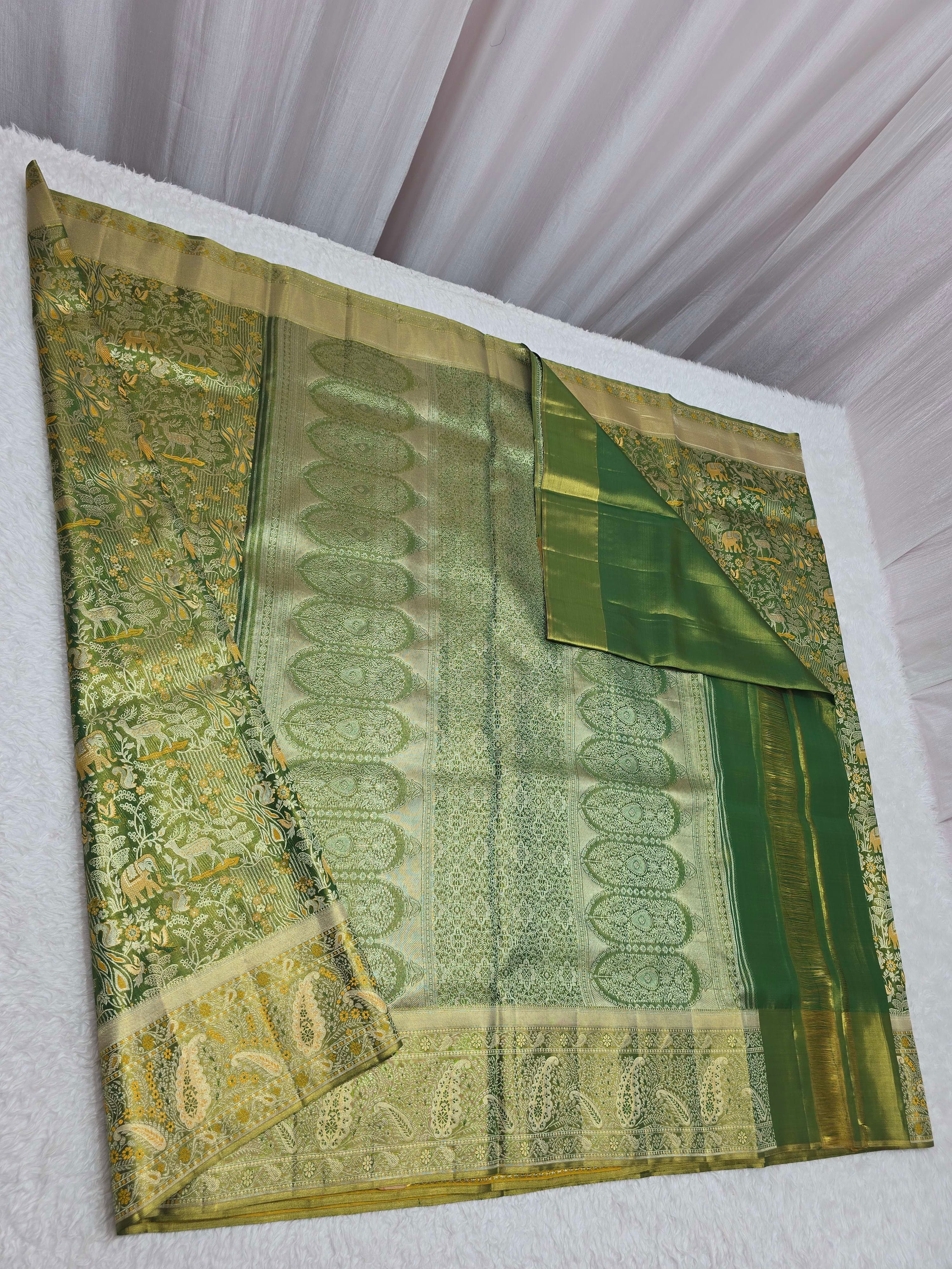Handloom Parrot Green Silk Saree thumbnail 7