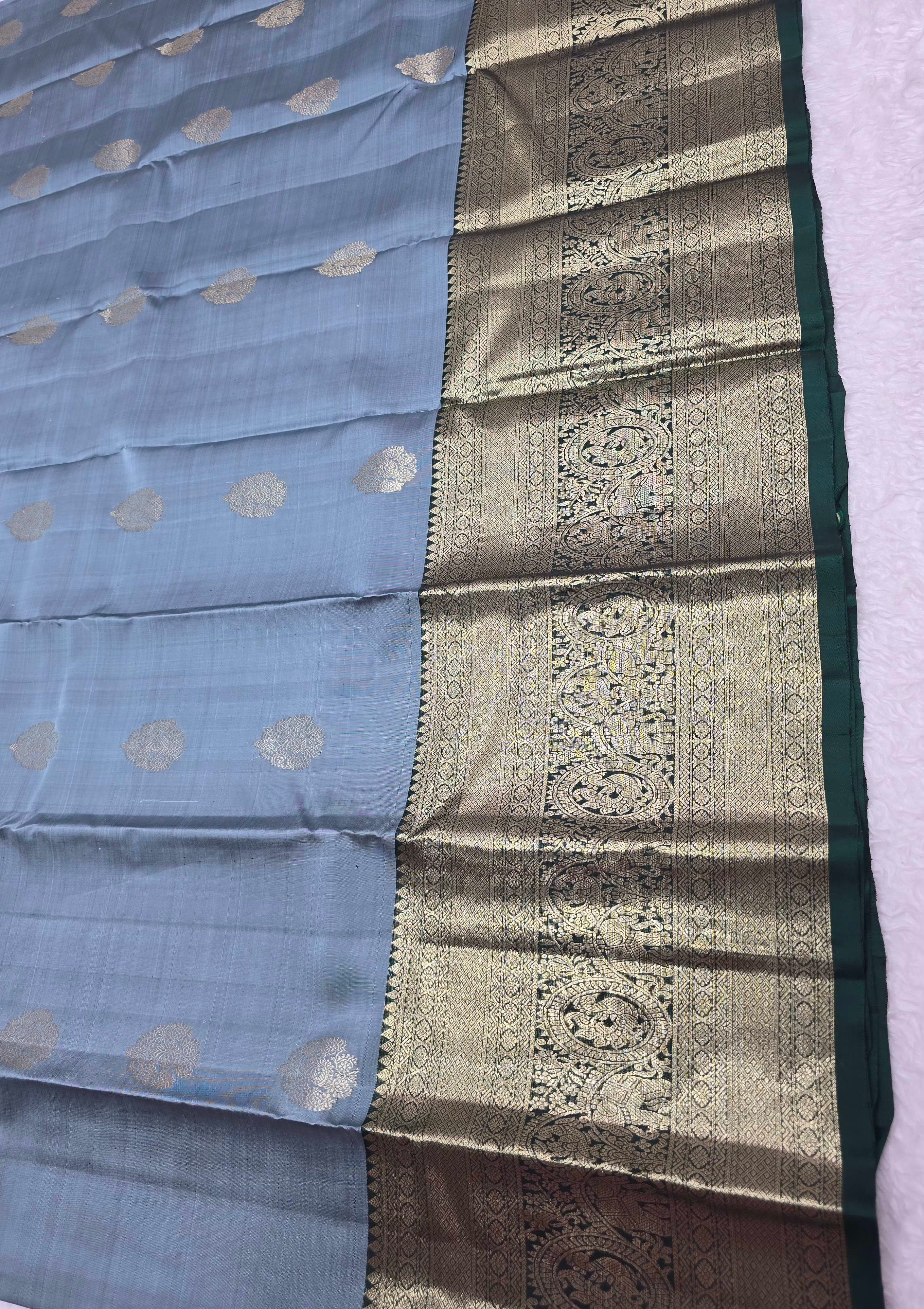 Handloom Grey Silk Saree thumbnail 5