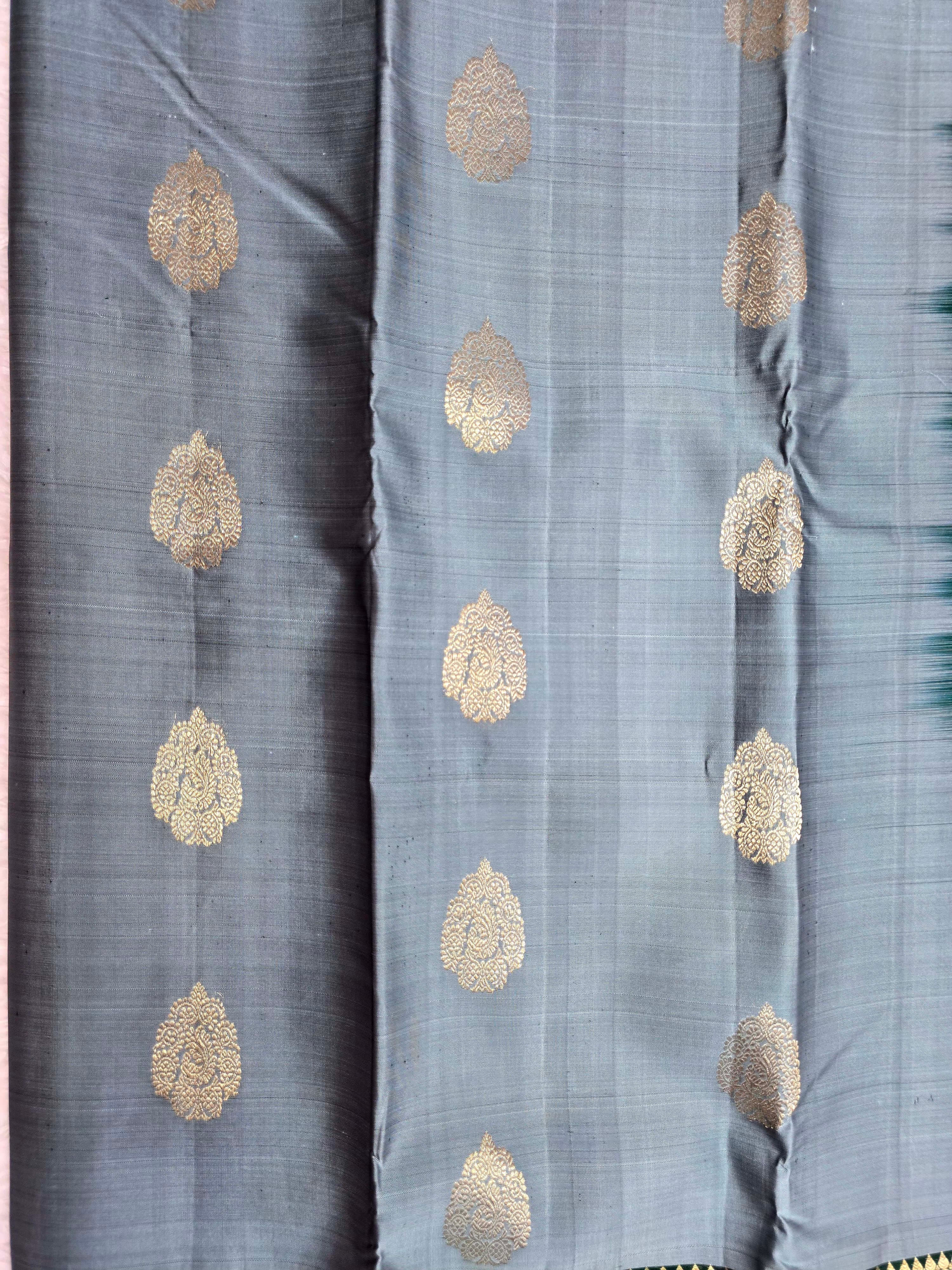 Handloom Grey Silk Saree thumbnail 4