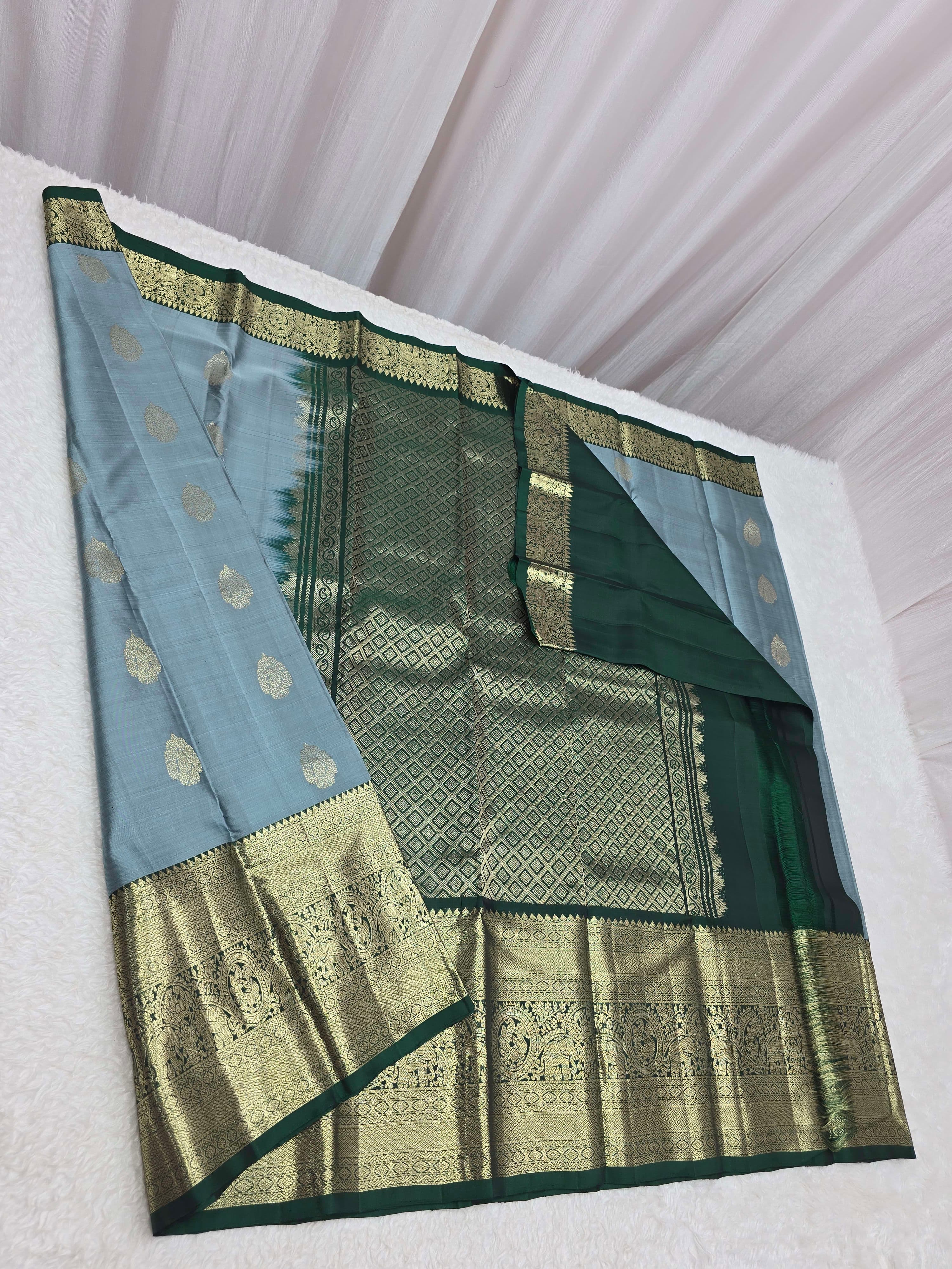 Handloom Grey Silk Saree thumbnail 7