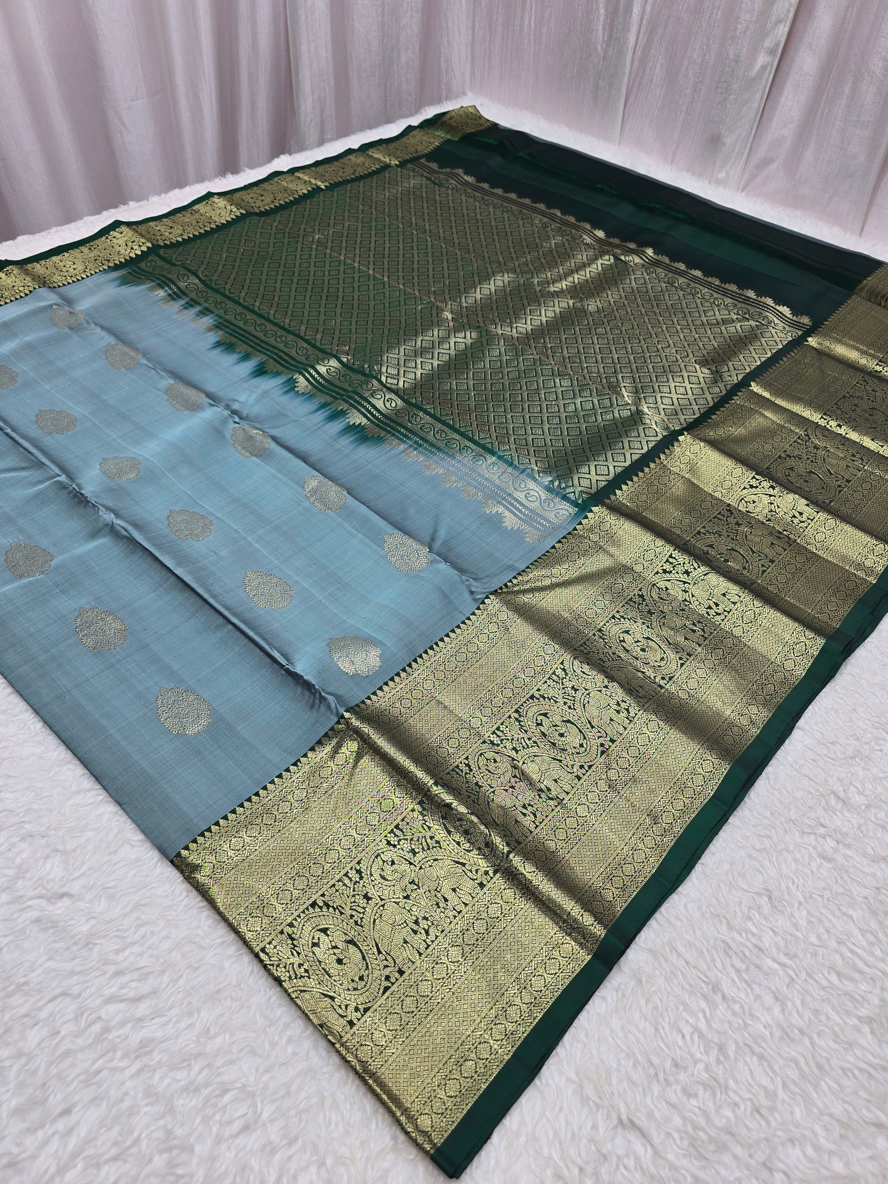 Handloom Grey Silk Saree thumbnail 3